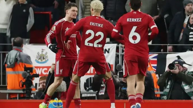 פרעו שטרות. וירץ ואקיטיקה חוגגים (צילום: רויטרס)