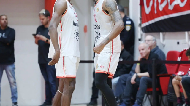 שחקני הפועל העמק (צילום: דני מרון)