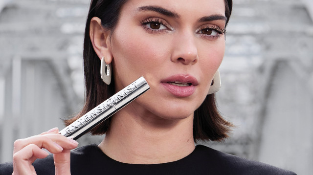 קנדל ג'נר. מסקרה טלסקופיק אקסטנשיוניסט לוריאל פריז (צילום: יח"צ)