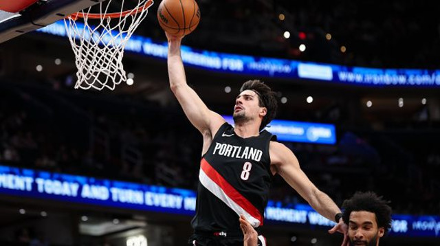 דני אבדיה בפוזה אופיינית העונה (צילום: Scott Taetsch)