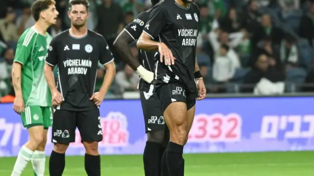 שחקני טבריה בסמי עופר (צילום: ברני ארדוב)