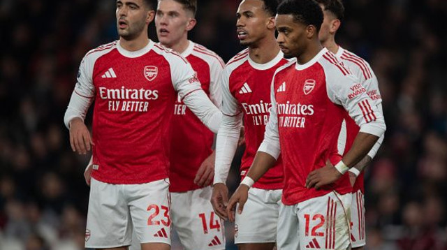 מרינו ושחקני ארסנל (צילום: Getty images)