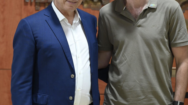 נדיר יזרעאל ויעקב פרץ  (צילום: דוברות עיריית קרית אתא)