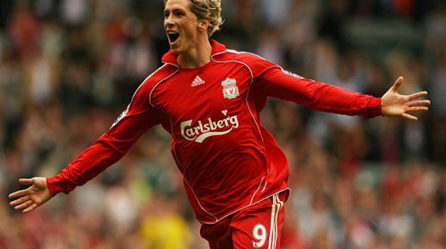 פרננדו טורס חוגג במדי ליברפול (צילום: PAUL ELLIS)