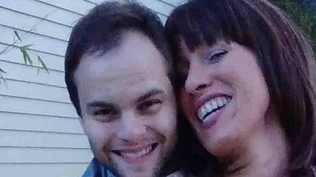 בן פורד ואימו (צילום: צילום מסך)