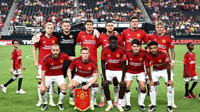 ברנדון וויליאמס ושחקני מנצ'סטר יונייטד (צילום: Gettyimages)