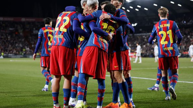 שחקני ברצלונה חוגגים (צילום: Gettyimages)