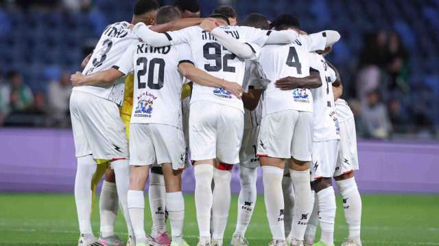 שחקני מ.ס. כפר קאסם (צילום: מאור אלקסלסי)