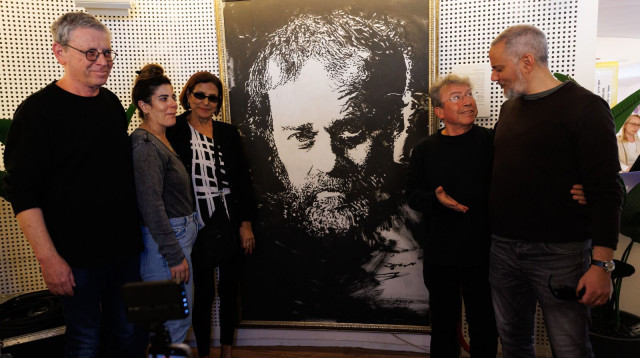 הבימה חשפה פורטרט נדיר של נסים עזיקרי במעמד מרגש (צילום: גל רוזנמן)