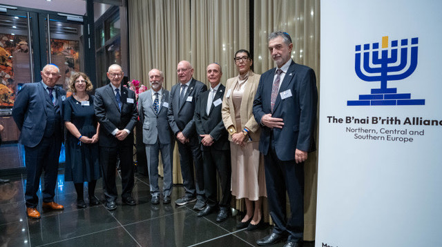 הסכם שותפות אסטרטגי (צילום: Debrasso Magazin)