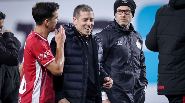 רן קוז'וך עם דן ביטון (צילום: מאור אלקסלסי)