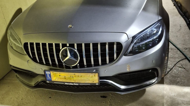 רכב יוקרה שהוחרם (צילום:  דוברות רשות המסים)