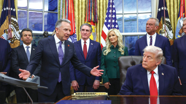 דונלד טראמפ וסטיב ויטקוף (צילום: רויטרס)