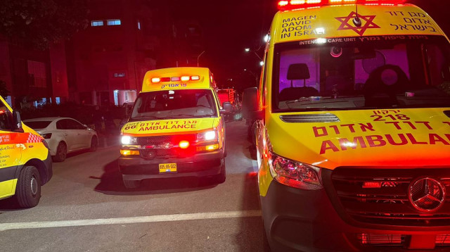 זירת האירוע בפתח תקווה (צילום: דוברות מד"א)