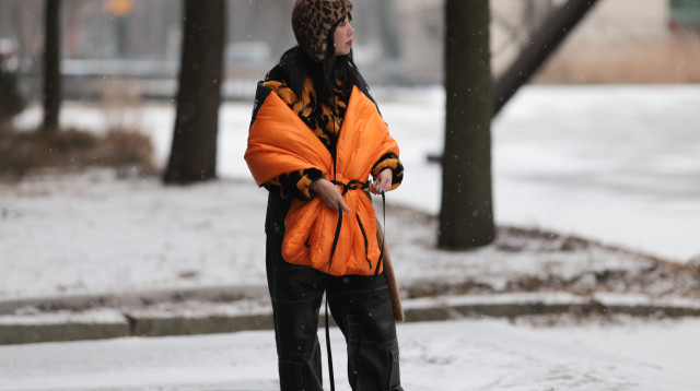 הטרנד המנומר שיגיע ב-2026 גם לכובעים שלנו (צילום: GettyImages, Jeremy Moeller/Getty Images)