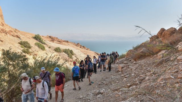 פיילוט ראשון שייכים מלון עין גדי - ממשיכים בחיים (צילום: גיל כספי)
