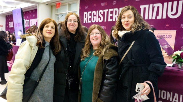 שלוחות חב"ד בכינוס בברוקלין (צילום: איציק בלניצקי)