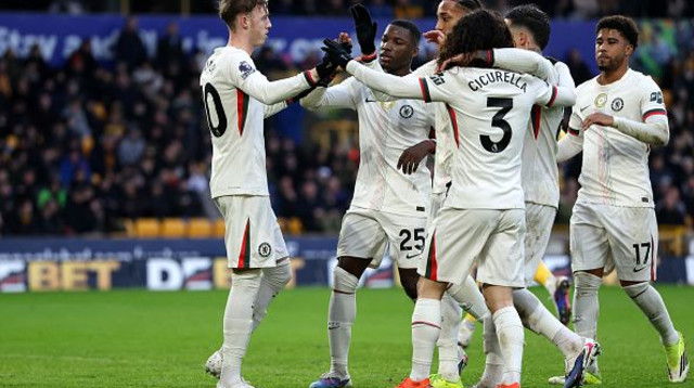 פאלמר חוגג עם שחקני צ'לסי (צילום: Gettyimages)