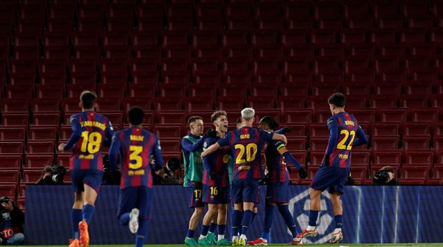 שחקני ברצלונה (צילום: GettyImages)