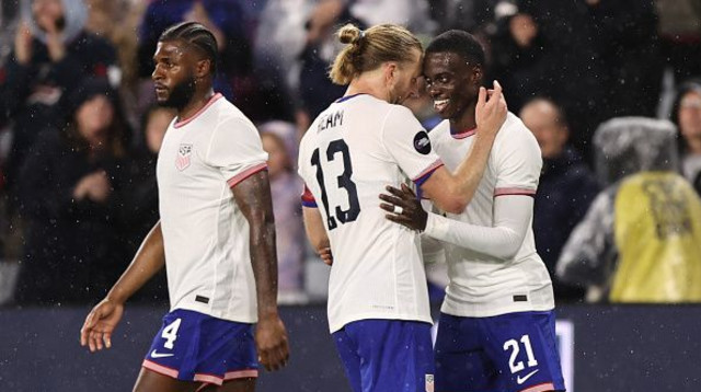 טימותי וואה במדי נבחרת ארה"ב (צילום: Gettyimages)