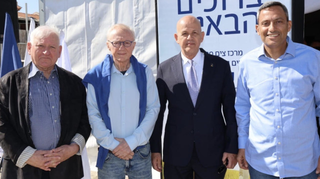 אלון דוידי, אלי גליקמן, דויד גרוסמן ויאיר סרוסי (צילום: סיון פרג')