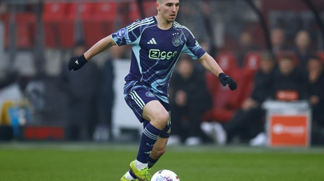 אוסקר גלוך במדי אייאקס (צילום: Soccrates Images)