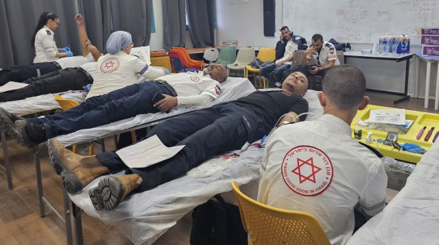 נתרמו 63 מנות דם (צילום: דוברות מד"א)