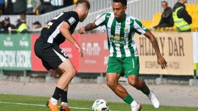 ברוניניו במדי קרפטי לבוב (צילום: אימג'בנק  GettyImages, Global Images Ukraine)