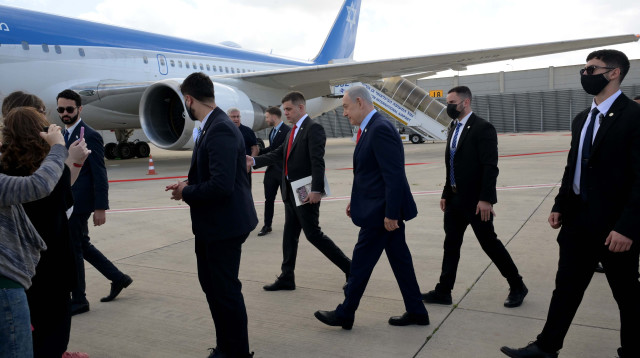 ראש הממשלה בנימין נתניהו לפני העלייה לכנף ציון  (צילום: אנה ברסקי)