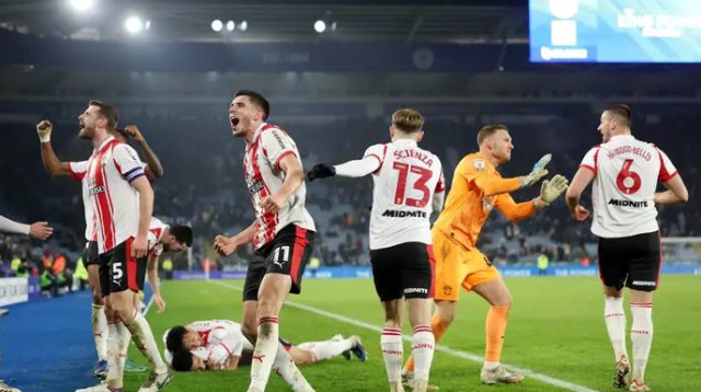 טירוף! פרץ חוגג עם חבריו את הניצחון המדהים (צילום: אימג'בנק  GettyImages, Michael Regan)