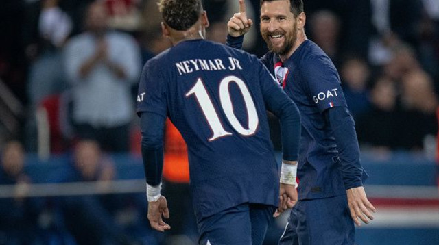 ליאו מסי חוגג עם ניימאר (צילום: Getty images)