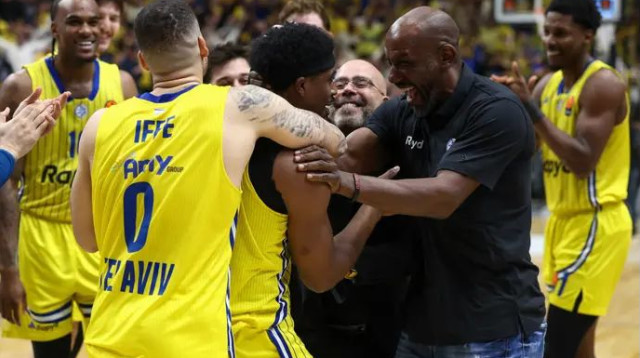 בכושר נהדר. קלארק (צילום: דני מרון)