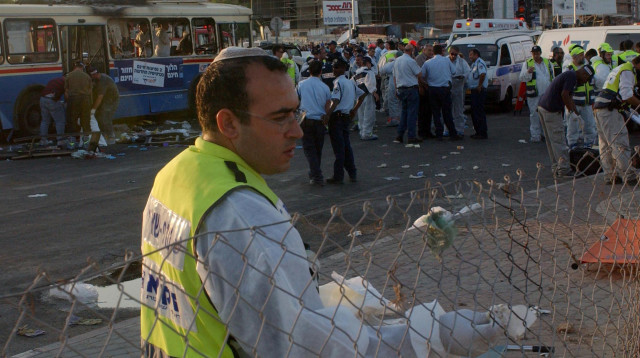 זירת פיגוע האוטובוסים בבאר שבע (צילום: פלאש 90)