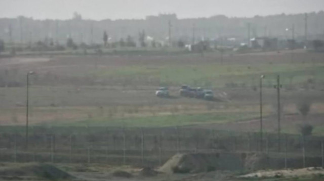 הטנדרים החשודים שנצפו על גבול מצרים (צילום: רשתות חברתיות, שימוש לפי סעיף 27 א')