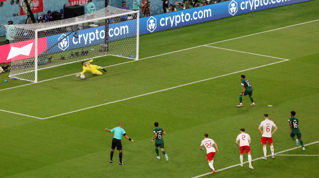 86 פנדלים, 25 עצירות! שצ'סני אתמול (צילום: רויטרס)