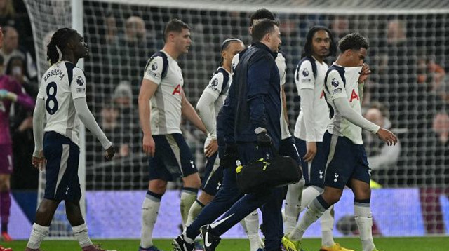 שחקני טוטנהאם (צילום: Gettyimages)