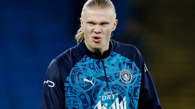 ארלינג הולאנד שחקן מנצ'סטר סיטי בחימום (צילום: רויטרס)