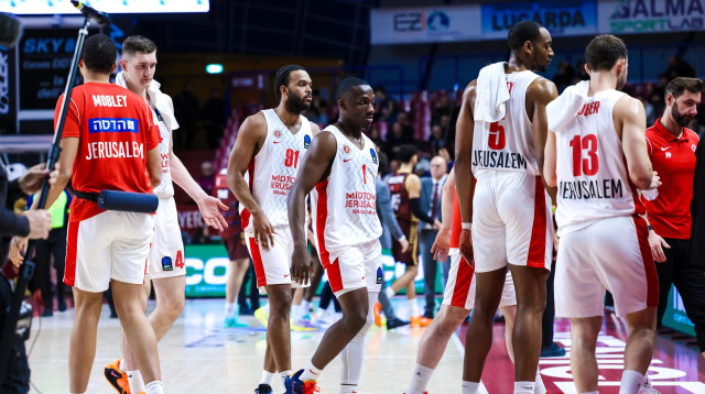 שחקני הפועל ירושלים מאוכזבים (צילום: אתר רשמי, מדיה הפועל ירושלים)