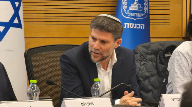 בצלאל סמוטריץ' בדיון על רפורמת החלב (צילום: אברהם בלוך)