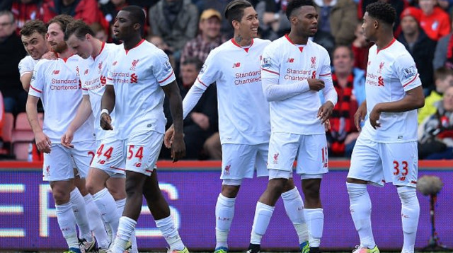 שחקני ליברפול עם ג'ורדן אייב (צילום: Getty images)