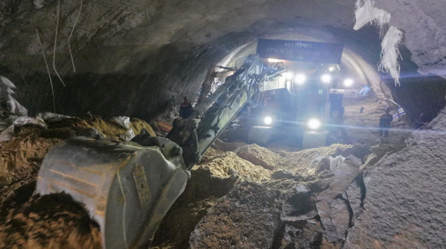 פריצת המנהרה בפרוייקט מסילת 431 (צילום: טח הפקות וידיאו)