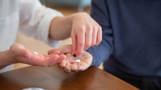 לא כל חברת סיעוד היא "שבח": כך תבחרו חברת סיעוד לטיפול ביקר לכם מכל (צילום: pexels)