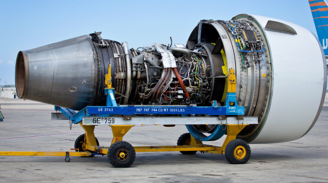 מנוע של מטוס סילון (צילום: משה שי פלאש 90)