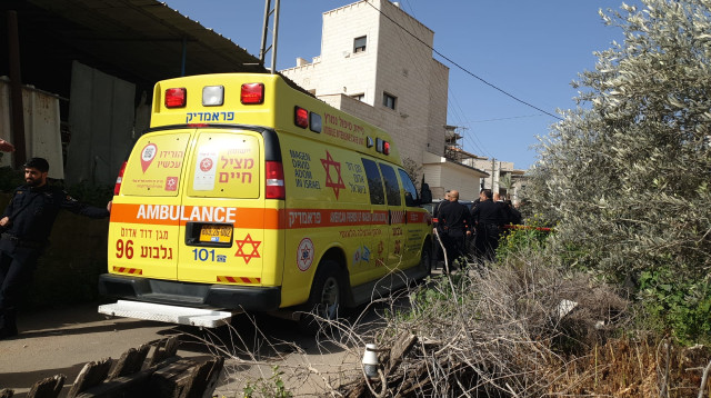 זירת האירוע באום אל פאחם (צילום: תיעוד מבצעי מד"א)