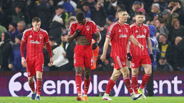 שחקני נוטינגהאם פורסט בפוזה אופיינית העונה (צילום: Michael Regan)