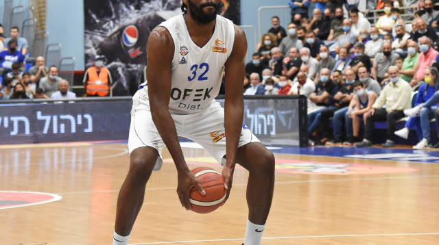 אף אחד כבר לא מדבר על זריקת הסבתא (צילום: ברני ארדוב)