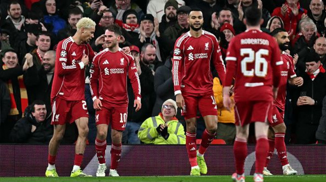 מקאליסטר ושחקני ליברפול (צילום: Getty images)