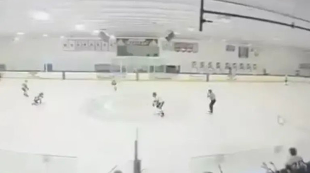 רצח במהלך משחק הוקי תיכונים (צילום: צילום מסך, מתוך הרשתות החברתיות)