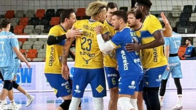 שחקני מכבי יעדים תל אביב (צילום: מכבי יעדים תל אביב)