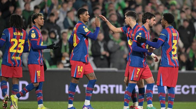 שחקני ברצלונה חוגגים (צילום: Soccrates Images)
